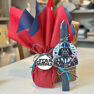 ΠΑΣΧΑΛΙΝΟ ΣΕΤ STAR WARS(DARTH VADER) ΜΕ ΑΡΩΜΑΤΙΚΗ ΛΑΜΠΑΔΑ-ΣΟΚΟΛΑΤΕΝΙΟ ΑΥΓΟ κ ΔΩΡΟ ΔΙΑΣΤΗΜΙΚΟ ΣΠΑΘΙ 38 ΕΚ-8011